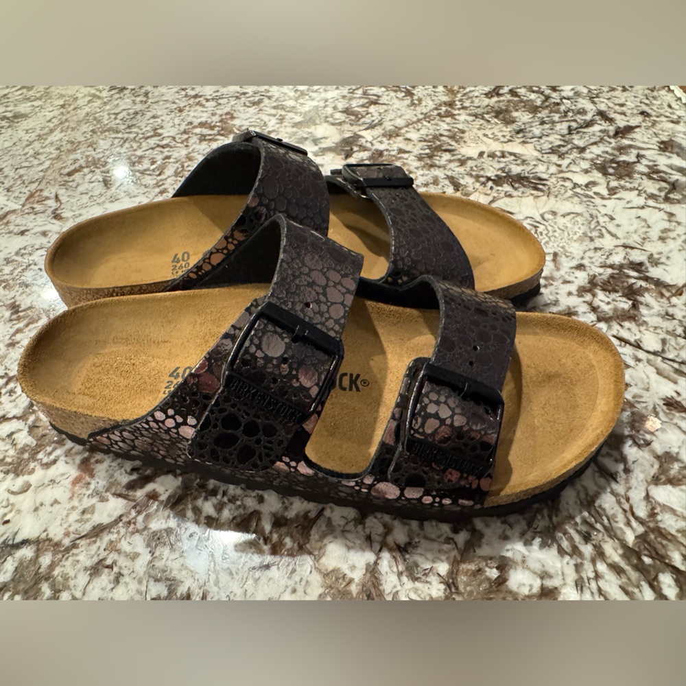 Birkenstock Sandals 🖤 - Picture 3 of 11